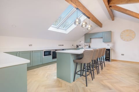 Fridge, dishwasher, electric kettle, toaster