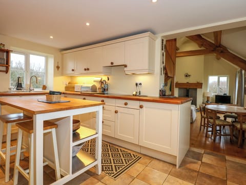 Fridge, dishwasher, electric kettle, cookware/dishes/utensils