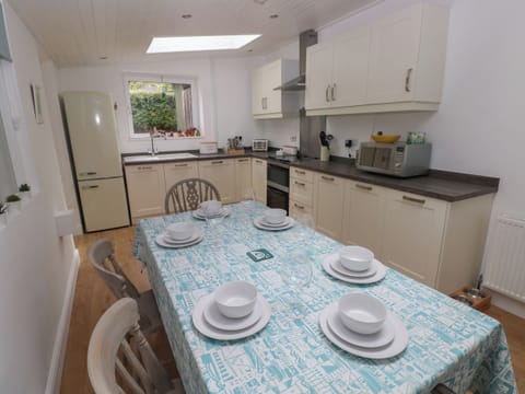 Fridge, dishwasher, electric kettle, toaster