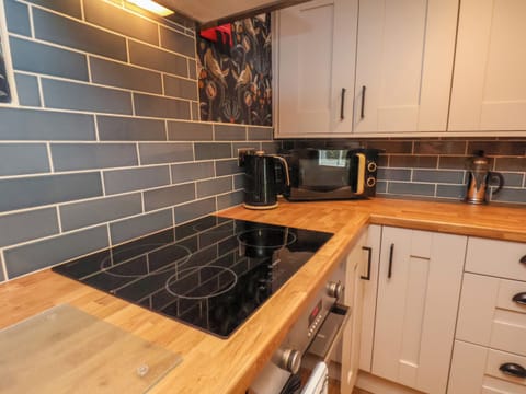 Fridge, dishwasher, electric kettle, toaster