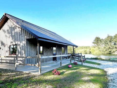 Cottage | Property grounds