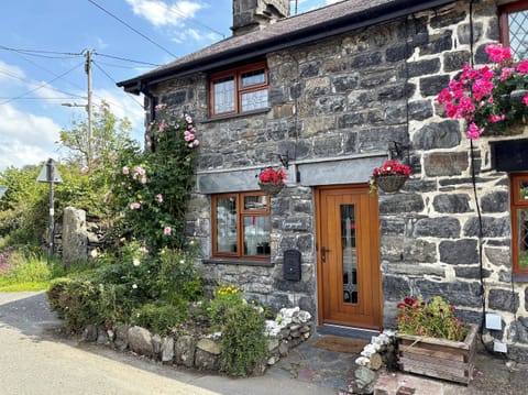 Cottage | Front of property