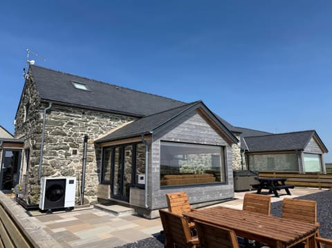 Cottage | Outdoor dining