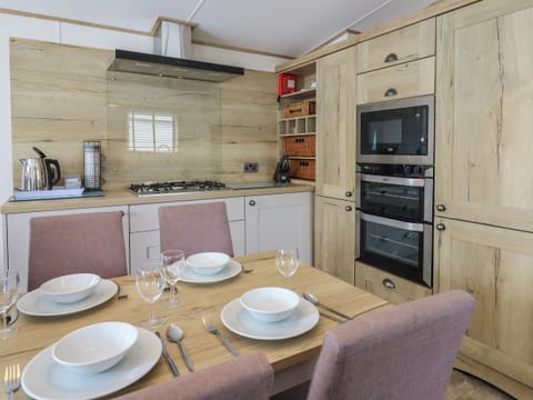 Fridge, dishwasher, electric kettle, toaster