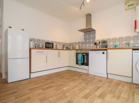 Fridge, dishwasher, electric kettle, toaster