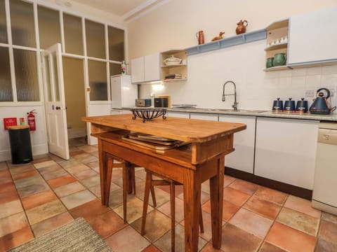 Fridge, dishwasher, electric kettle, toaster