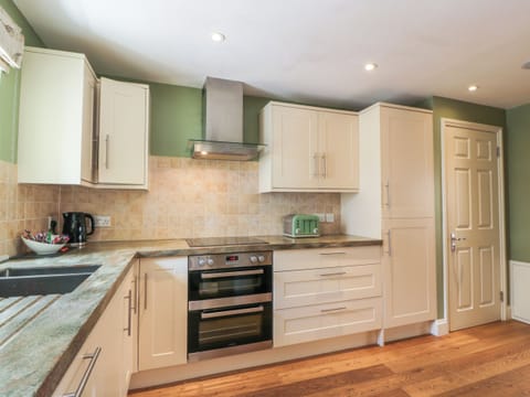 Fridge, dishwasher, electric kettle, toaster