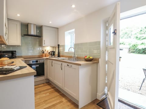 Fridge, dishwasher, electric kettle, toaster