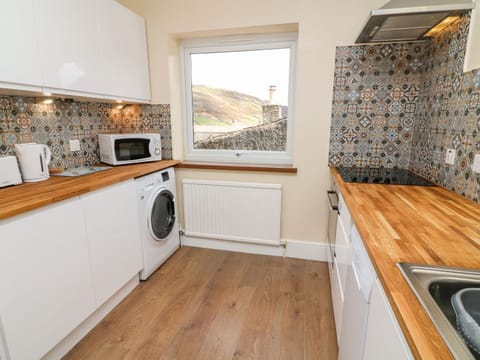 Fridge, dishwasher, electric kettle, toaster