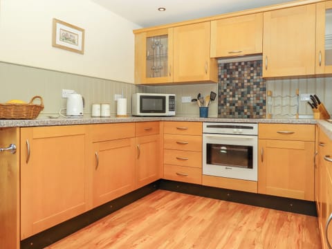 Fridge, dishwasher, electric kettle, toaster