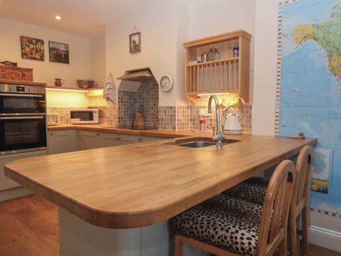 Fridge, dishwasher, electric kettle, toaster