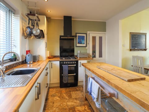 Fridge, dishwasher, electric kettle, toaster