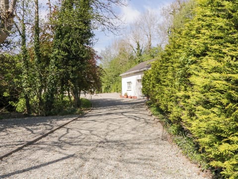 Cottage | Property grounds