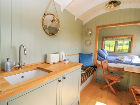 Cottage | 1 bedroom, individually decorated, individually furnished, free WiFi