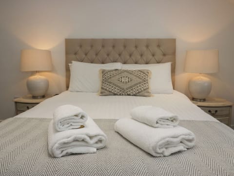 2 bedrooms, individually decorated, individually furnished, free WiFi