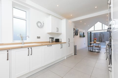 Dishwasher, toaster, cookware/dishes/utensils