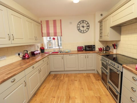 Fridge, dishwasher, electric kettle, toaster