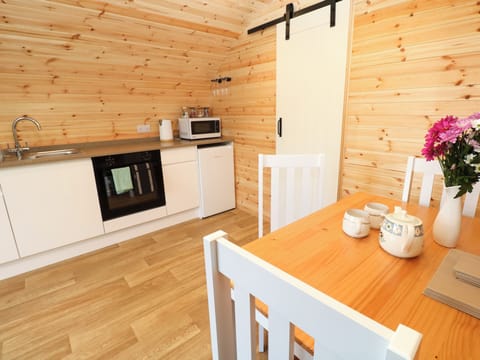 Fridge, electric kettle, toaster, cookware/dishes/utensils