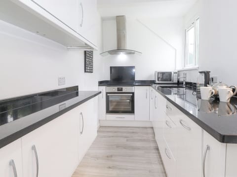 Fridge, dishwasher, electric kettle, toaster