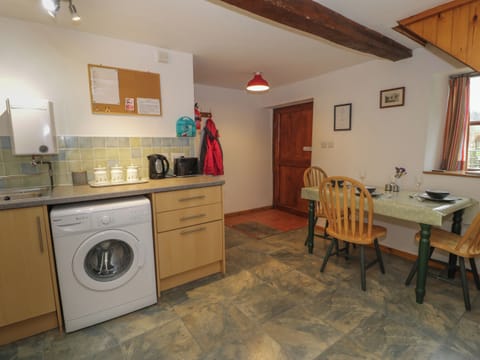 Fridge, cookware/dishes/utensils