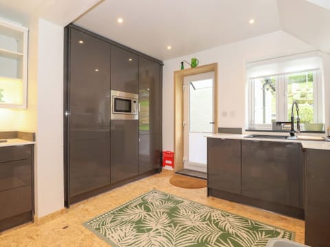 Fridge, dishwasher, electric kettle, toaster