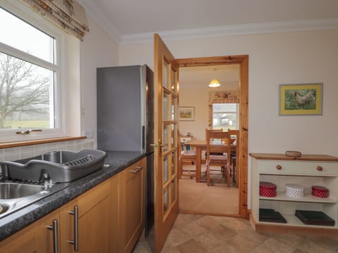 Fridge, dishwasher, cookware/dishes/utensils