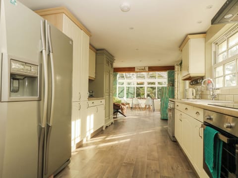 Fridge, dishwasher, electric kettle, toaster