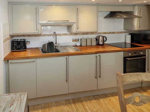 Fridge, dishwasher, electric kettle, toaster