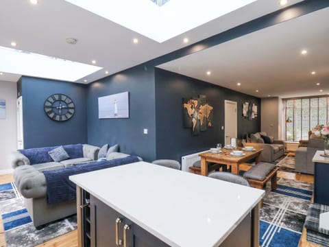 Cottage | Interior