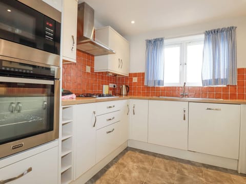 Fridge, dishwasher, electric kettle, toaster