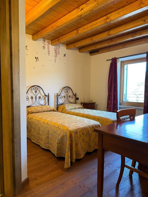 Hypo-allergenic bedding, memory foam beds, desk, laptop workspace