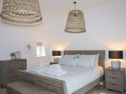 3 bedrooms, individually decorated, individually furnished, free WiFi