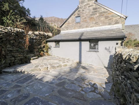 Cottage | Property grounds