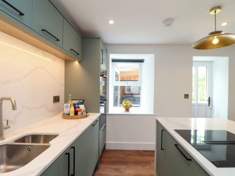 Fridge, dishwasher, electric kettle, toaster