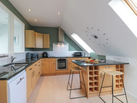 Fridge, dishwasher, electric kettle, toaster