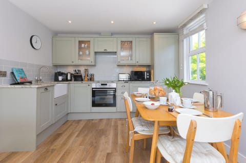 Fridge, dishwasher, electric kettle, toaster