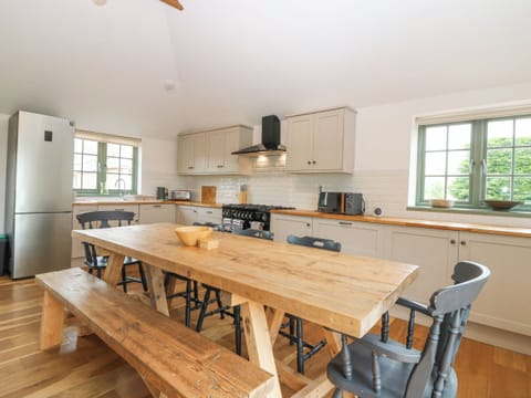 Fridge, dishwasher, electric kettle, toaster