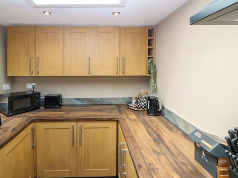 Fridge, dishwasher, electric kettle, toaster