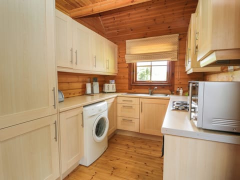 Fridge, electric kettle, toaster, cookware/dishes/utensils