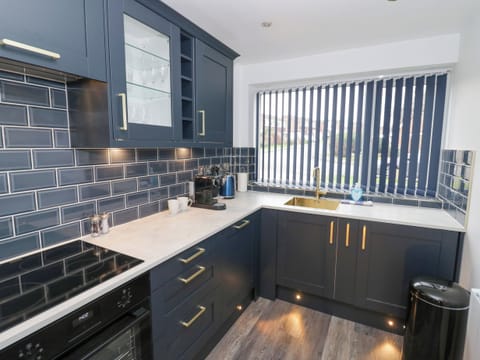 Fridge, dishwasher, cookware/dishes/utensils