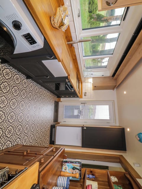 Fridge, electric kettle, toaster, cookware/dishes/utensils