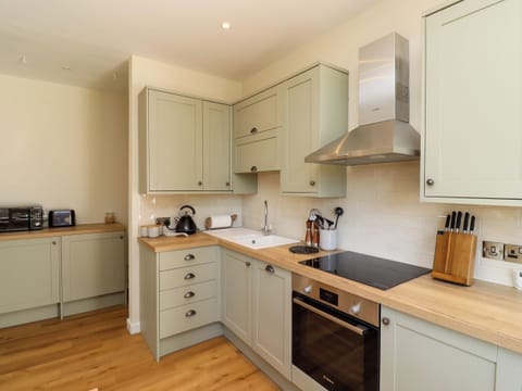 Fridge, dishwasher, electric kettle, toaster