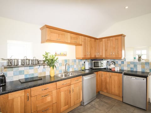 Fridge, dishwasher, electric kettle, toaster