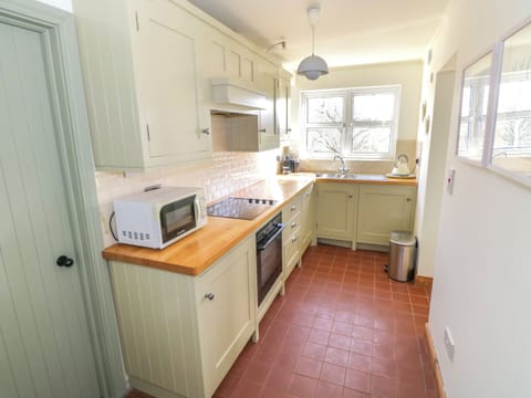 Fridge, dishwasher, electric kettle, toaster