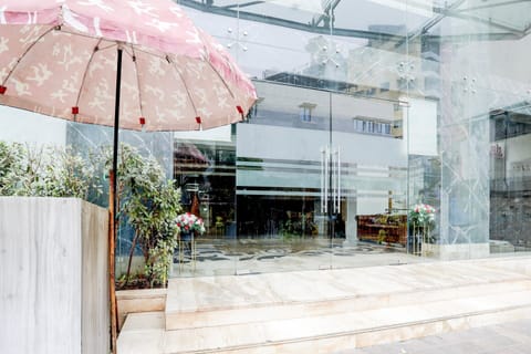 House | Reception