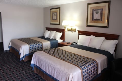 Basic Double Room | Iron/ironing board, free WiFi