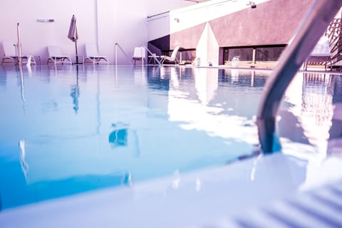 Seasonal outdoor pool, sun loungers