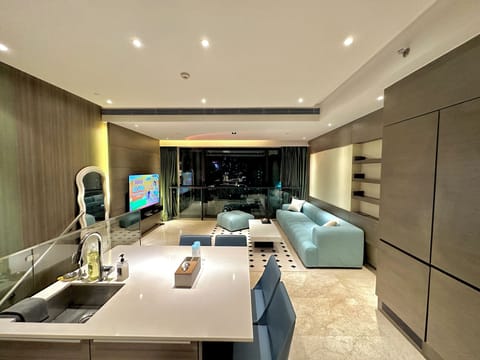 Superior Apartment, Multiple Beds, Pets Allowed, City View | Living area