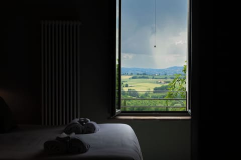 Classic Room, Vineyard View | Desk, laptop workspace, iron/ironing board, free WiFi