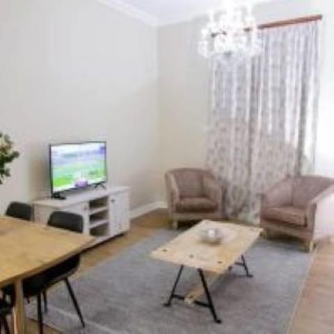 Apartment, Non Smoking, Patio | Living area